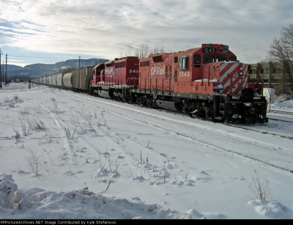 Switching out grain hoppers